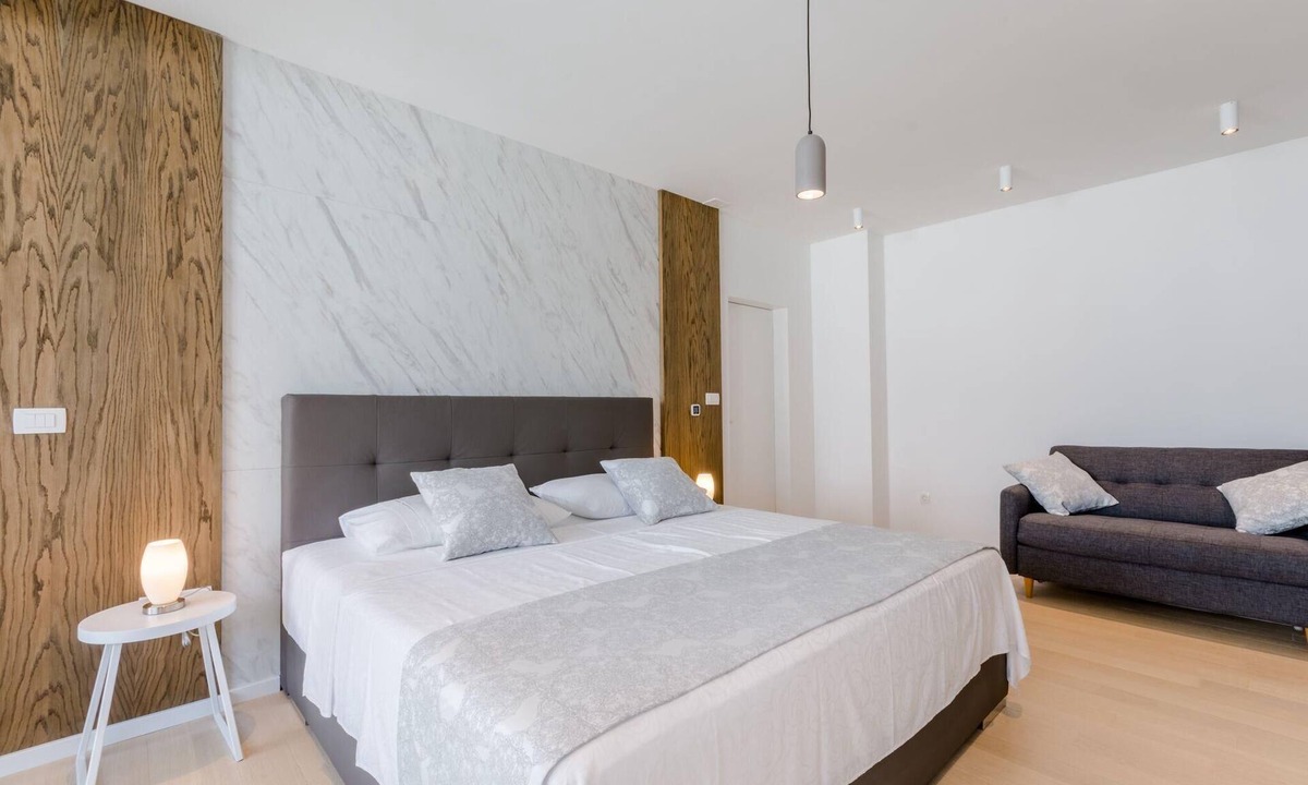 Cove Makarac (Milna) Villa | Luxury Villa Pax with heated infinity pool, 8 sleeps