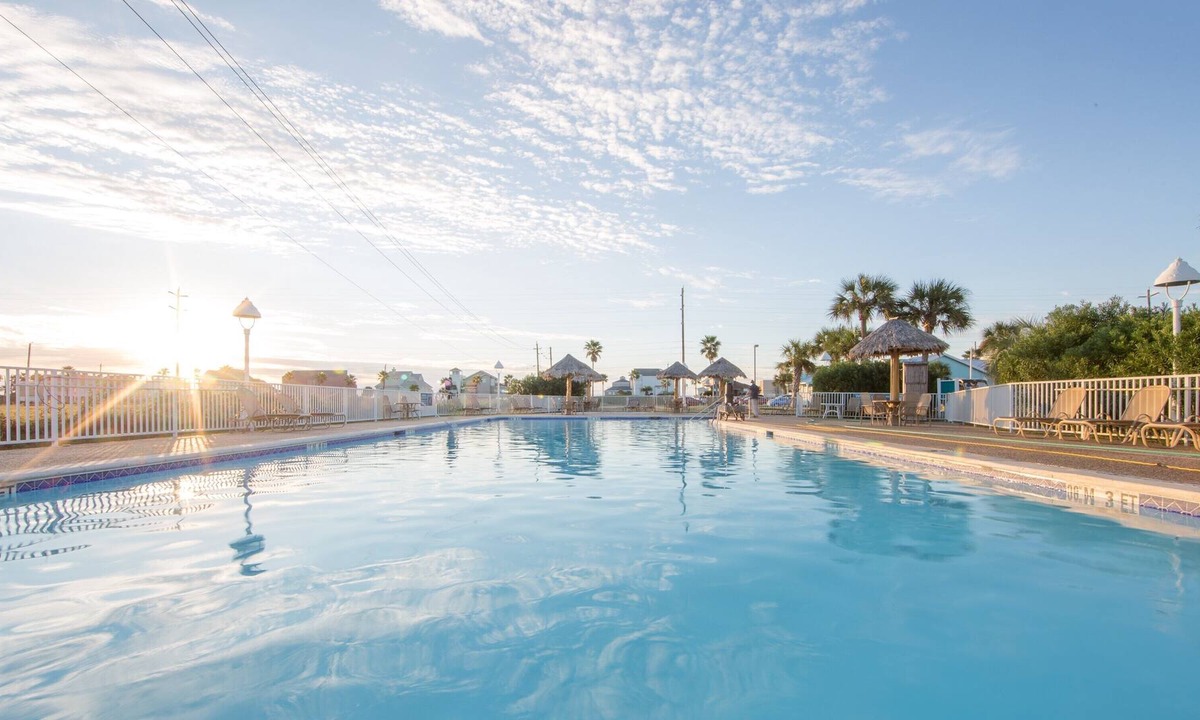 Galveston Villa | Luxury Villa, Private Lounge Access, Pool and Gym