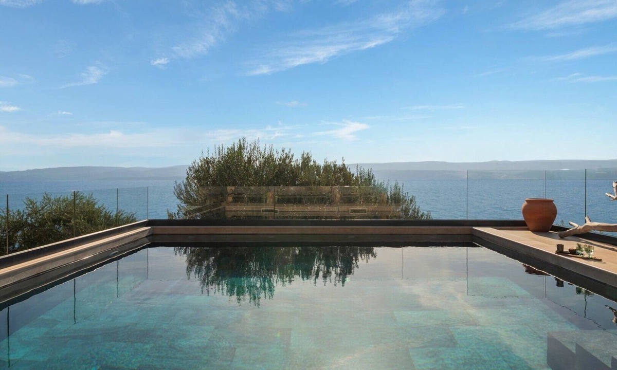 Medici Villa | Luxury Villa SALT/STONE heated pool, family, seaview, sauna