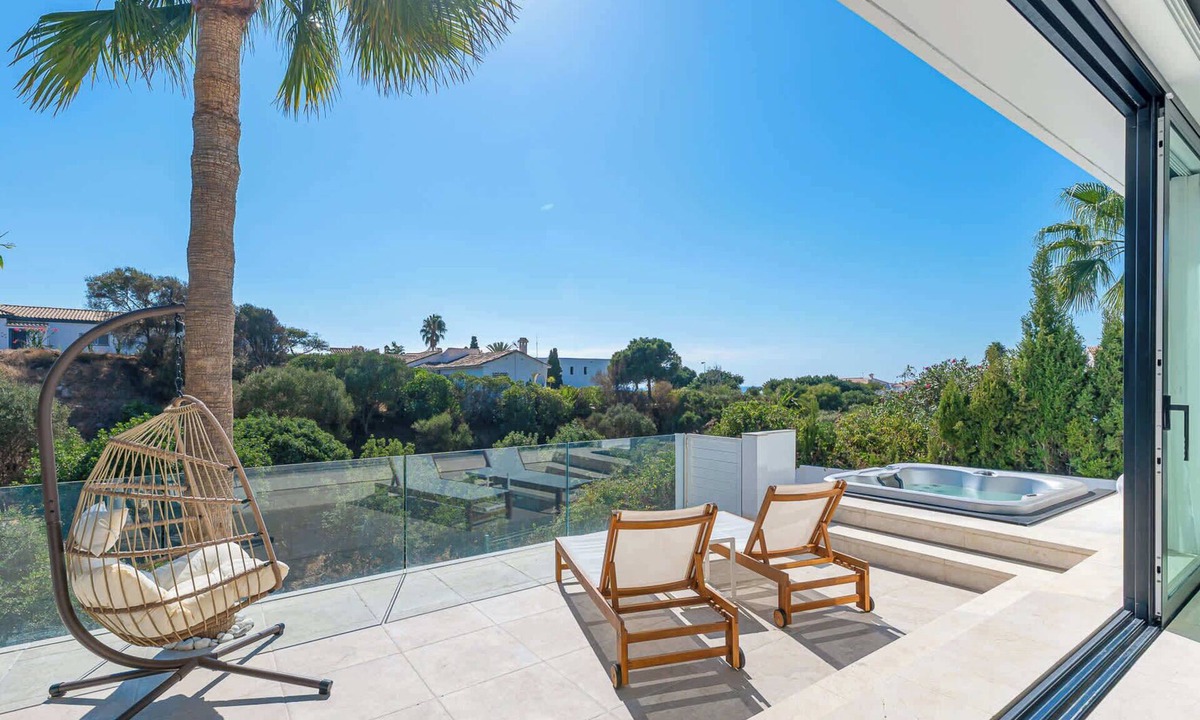 El Faro Villa | Luxury Villa Seaviews 300m Beach Distance