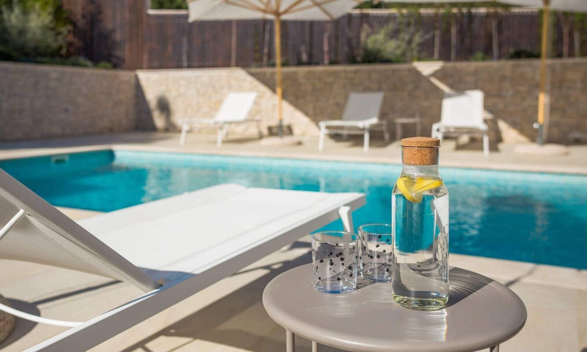 Milna (Brac) Villa | Luxury Villa Symphony with private heated pool by the sea on Brac Island - Milna - Duboka bay
