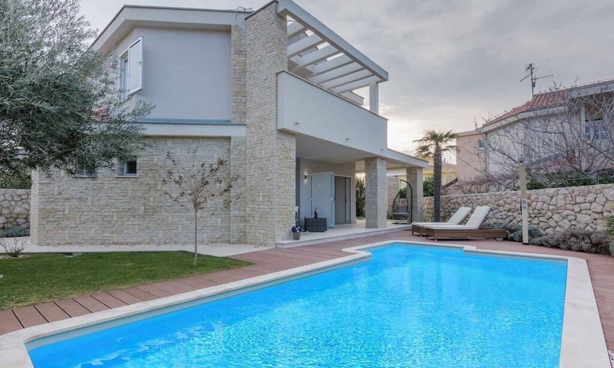 Kolanjski Gajac House | Luxury Villa White Rose with the Pool near Zrče Beach