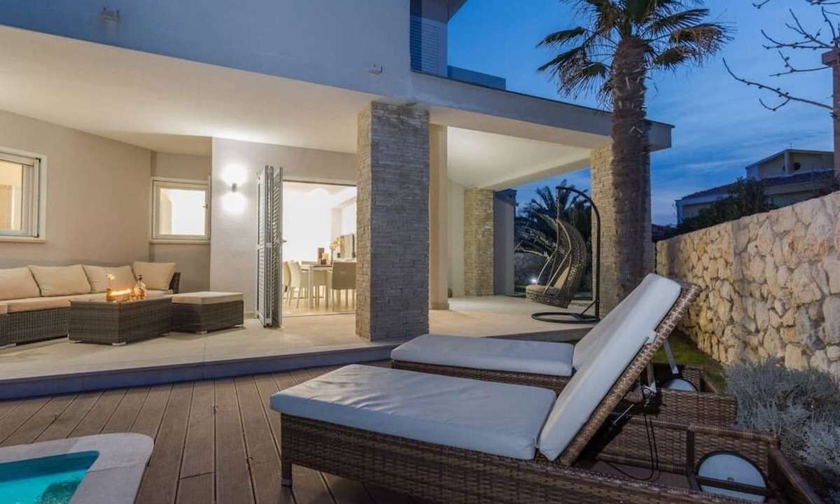 Kolanjski Gajac Villa | Luxury Villa White Rose with the Pool