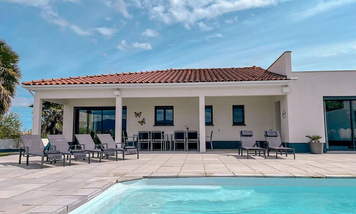 Rieux-Minervois Villa | Luxury villa with pool and panoramic views