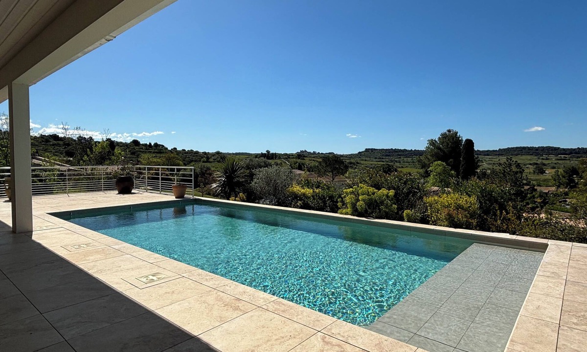 Campagnan Villa | Luxury Villa With Covered Terrace and Swimming Pool, Quiet, Close to the Sea