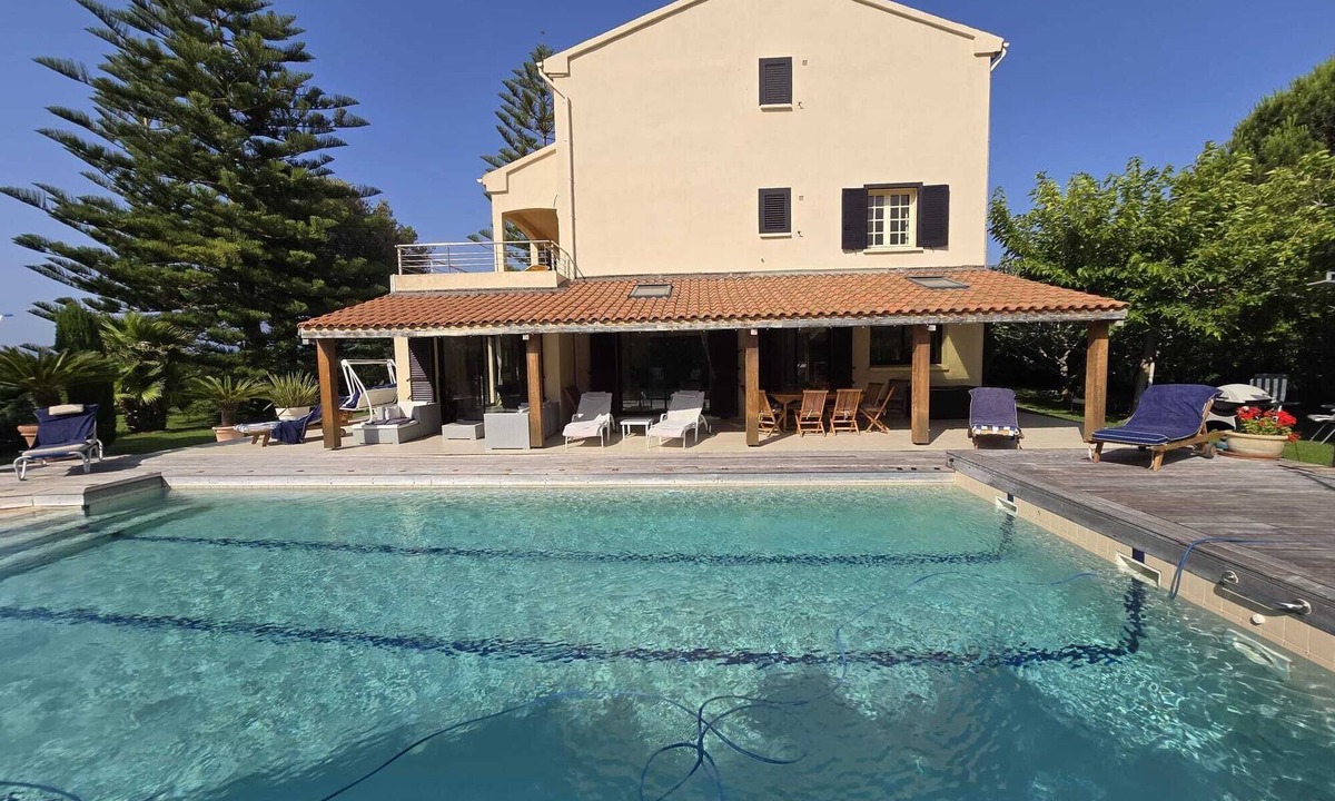 Saint-Florent Villa | Luxury villa with pool by the sea.