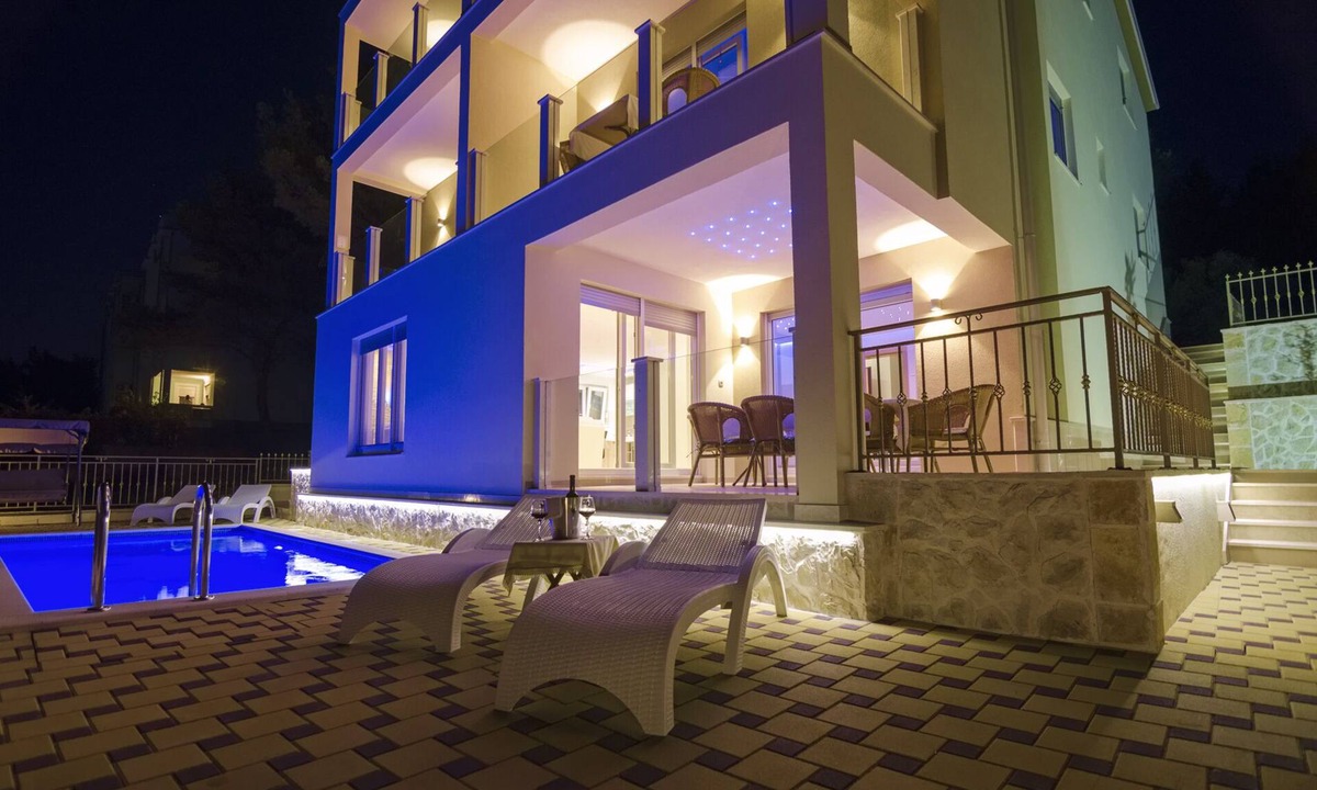 Mastrinka Villa | Luxury villa with pool in a quiet location in green surroundings Top sea view max 14