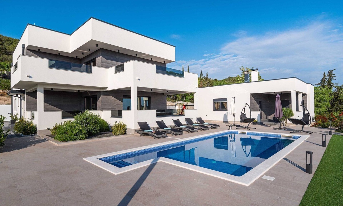 Velim Villa | Luxury Villa with Pool and Jacuzzi