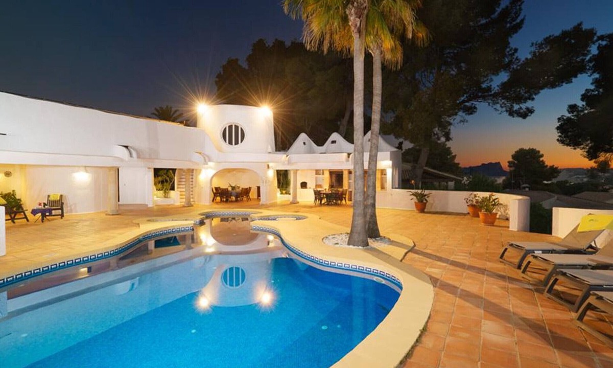 Moraira Villa | Luxury Villa with Pool Near Beach & Shops in Moraira