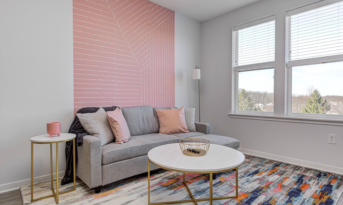 Fishers Apartment | *LUXURY WALK IN THE PARK-3* - 1 KING BED