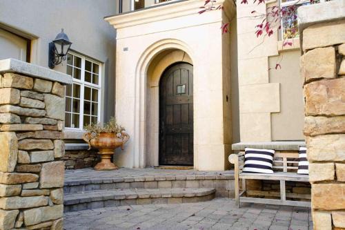 Warm Springs House | Luxury Warm Springs River Home