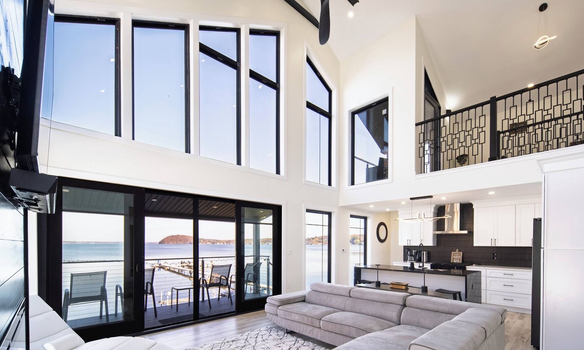 Saratoga Springs House | Luxury Waterfront & Lake Access