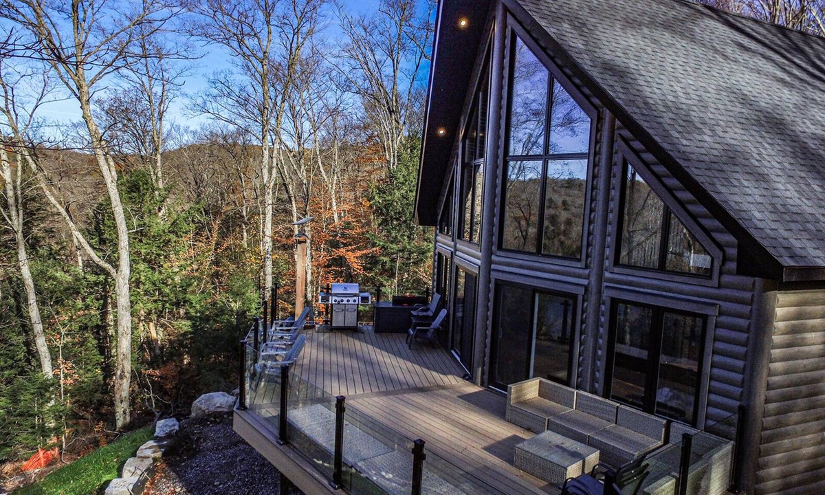 Kearney Cottage | Luxury Waterfront cottage hidden in the nature
