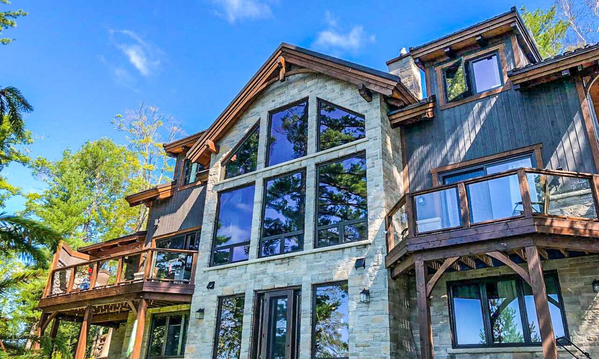 Huntsville Cottage | Luxury Waterfront Cottage Muskoka!
