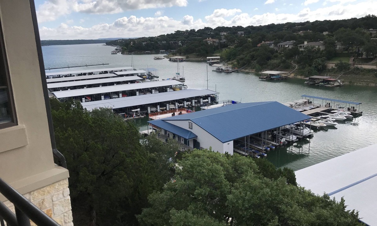 Lakeway Condo | Luxury Waterfront Condo Lake Travis - Long Term Welcome