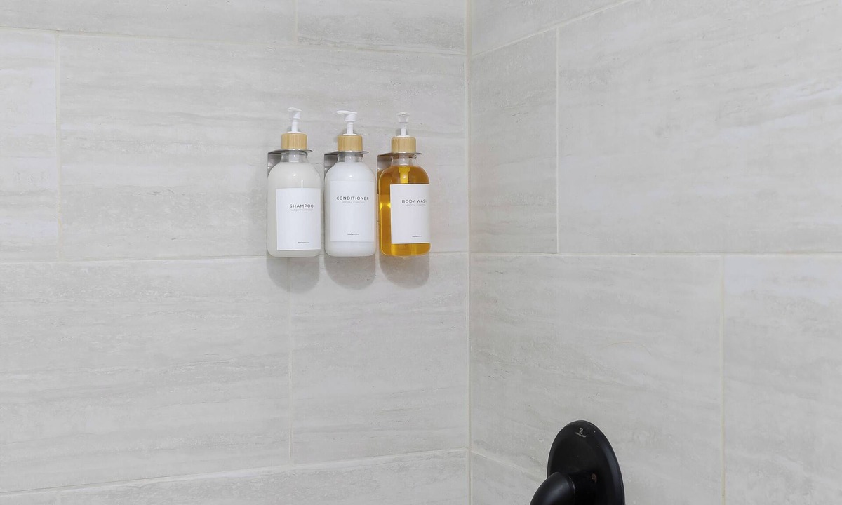 Abingdon House | Luxury Waterfront Home Built for Entertaining!