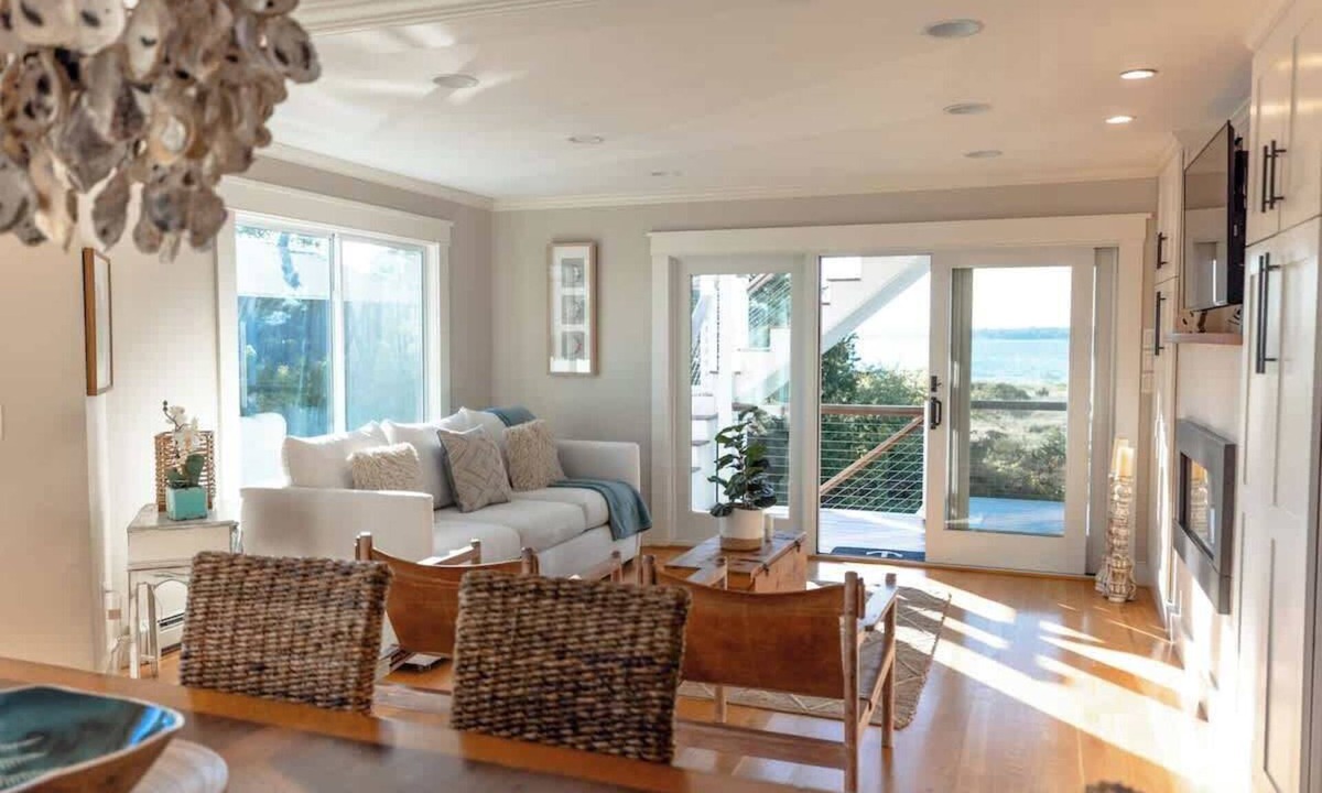 Portsmouth House | Luxury Waterfront Property 360 water views