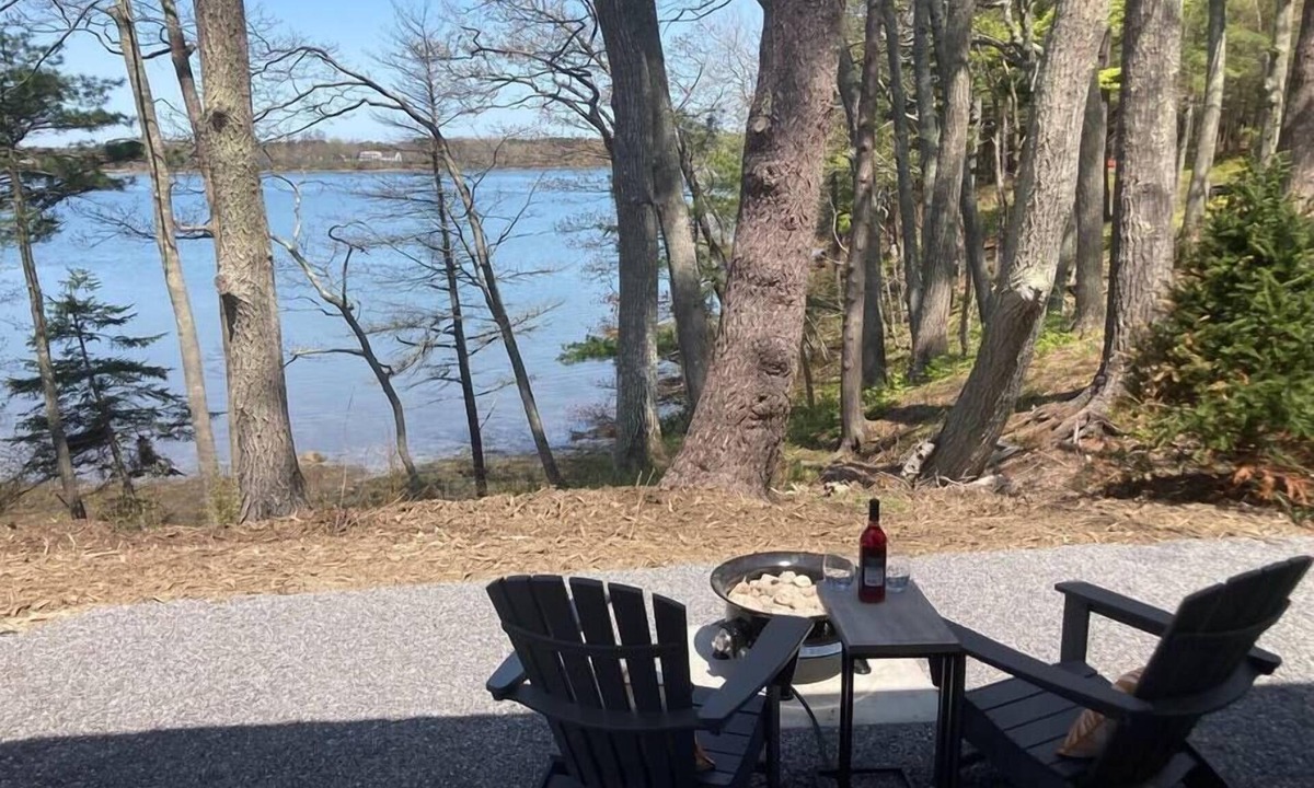 Harpswell House | Luxury Waterfront Tiny House