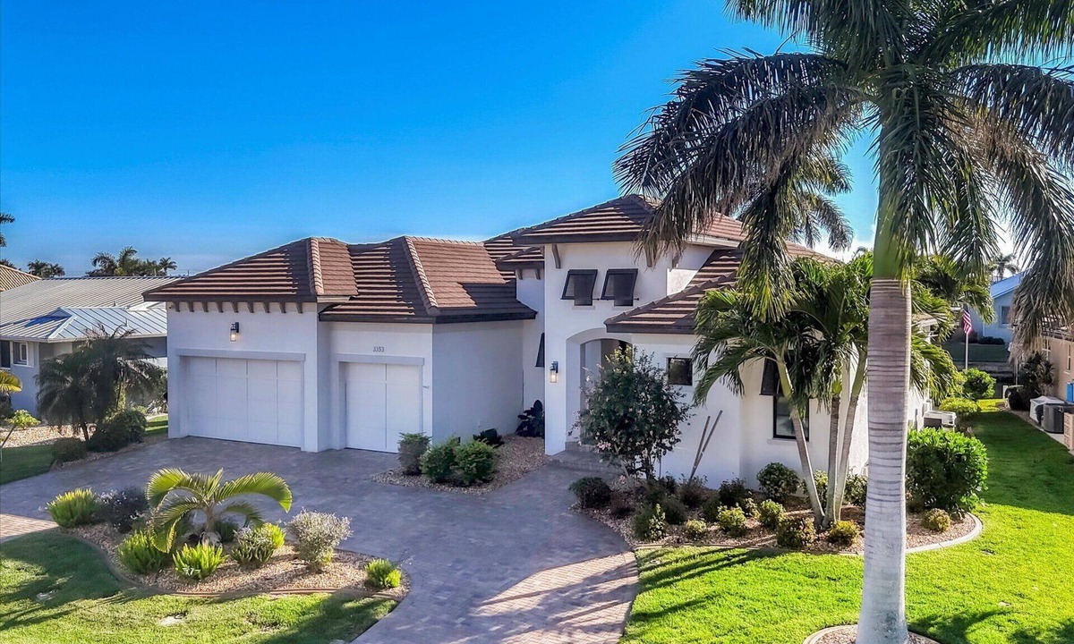 Punta Gorda House | Luxury Waterfront Retreat in Punta Gorda Isles - Private South Facing Pool