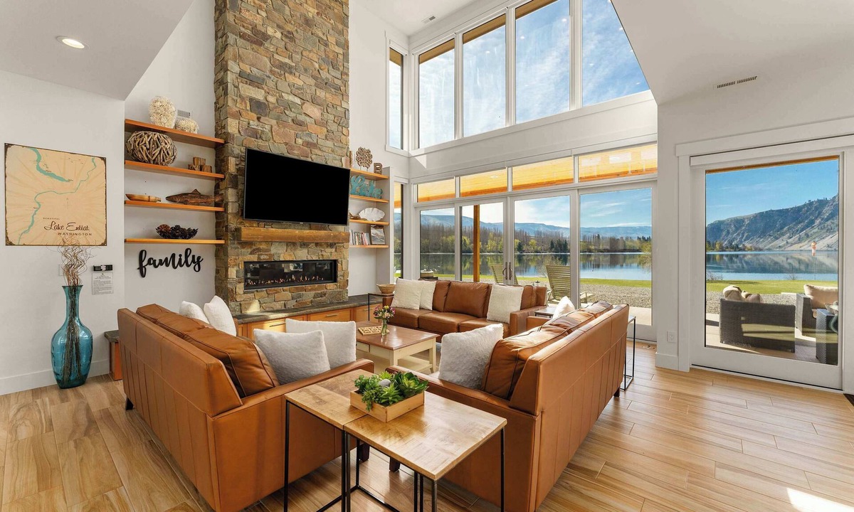 Ardenvoir House | Luxury Waterfront View SUP Firepit Shared Dock