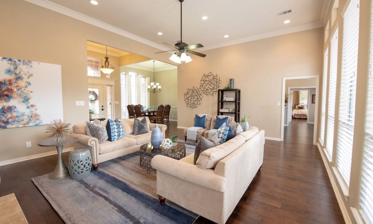 Lake Dallas House | Luxury Weekend Getaway.