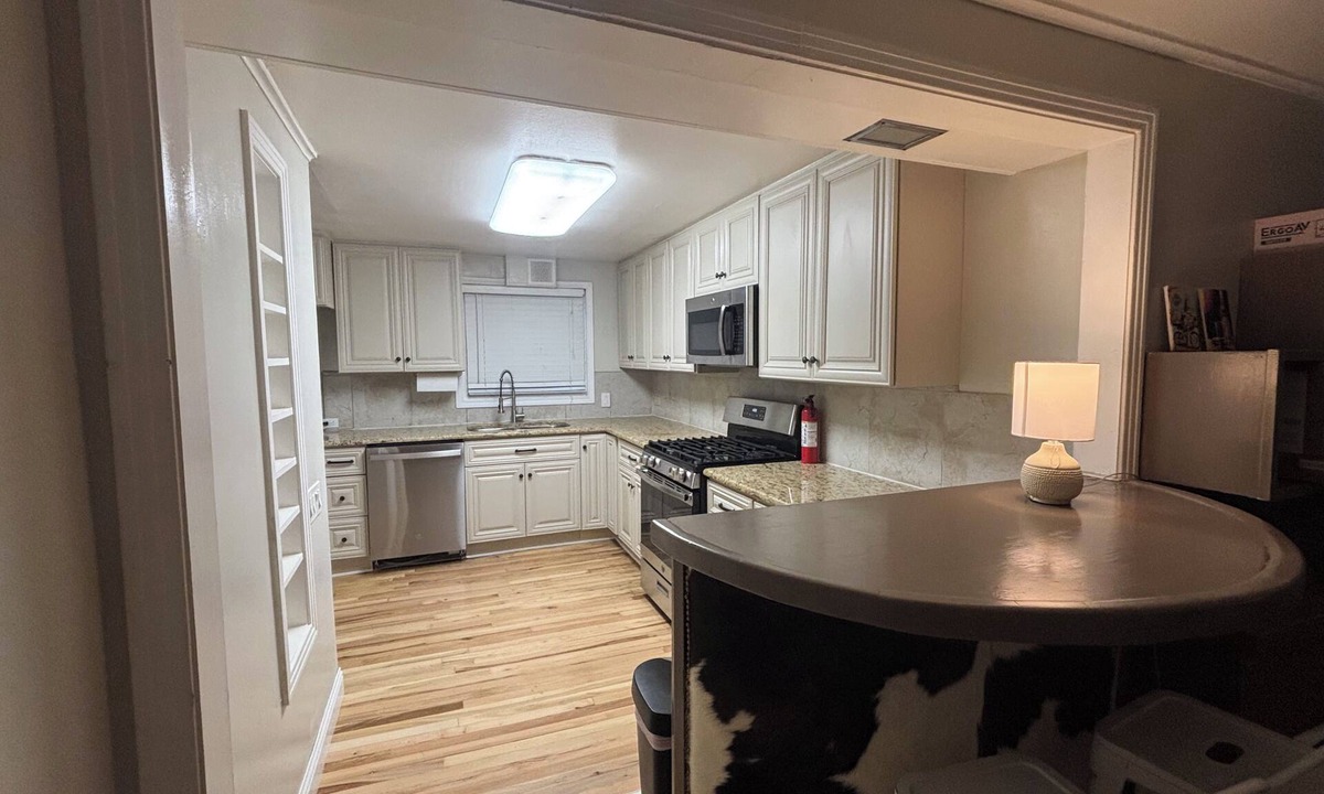 Monticello Condo | Luxury West 7th Fort Worth Stay - Walkable/Central