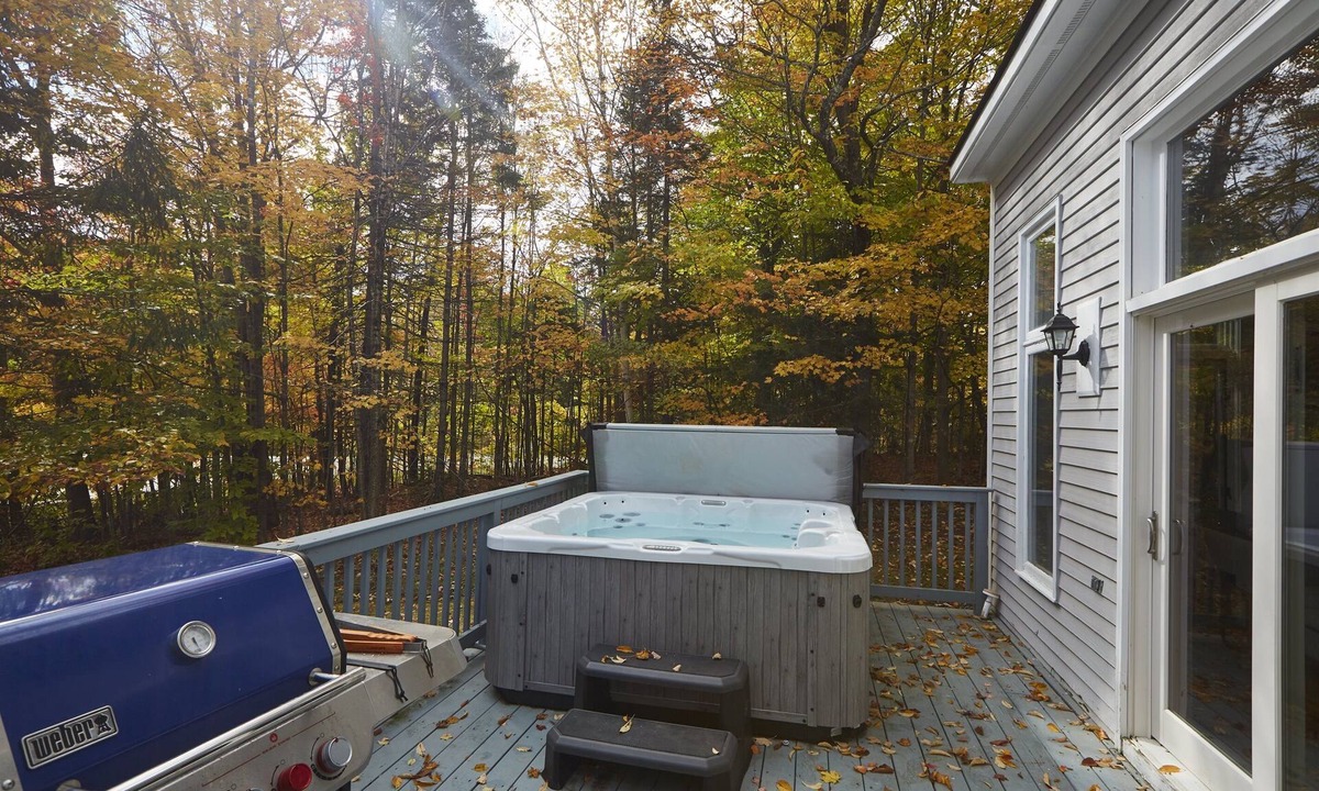 Stratton Mountain House | Luxury with Hot Tub, Billiards & Arcades! A/C