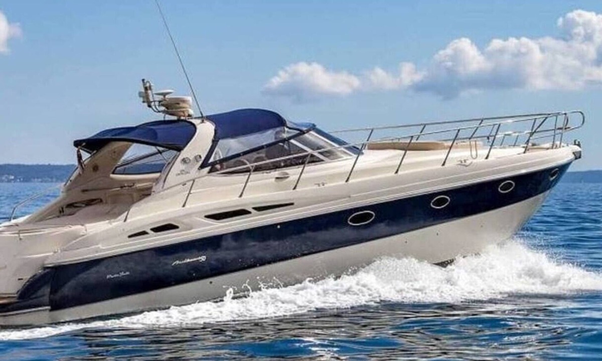 Sant Adria de Besos Boat Rental | Luxury Yacht for lodging and trips Passages (2,3,4 and 8h)