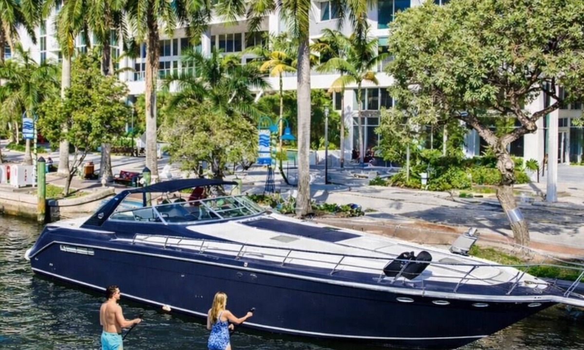 Tarpon River Boat Rental | Luxury Yacht on Las Olas Riverwalk, Full Resort & Spa Access, downtown Location