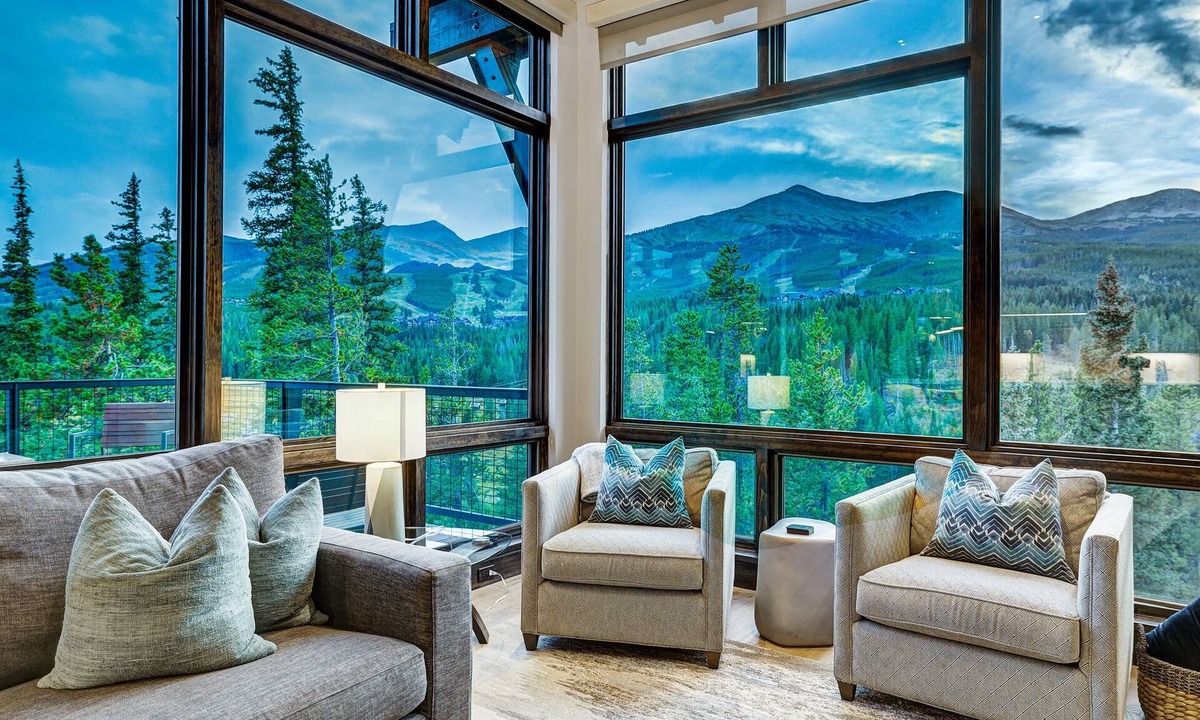 Peak 8 House | 🏆 LuxuryHome Private HotTub Private Gondola Access OXYGEN System StunningViews!