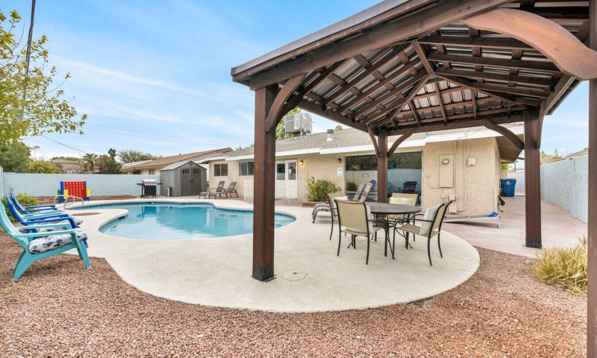 Rancho Bel Air House | LV Amazing Single Story - Private Pool Games BBQ