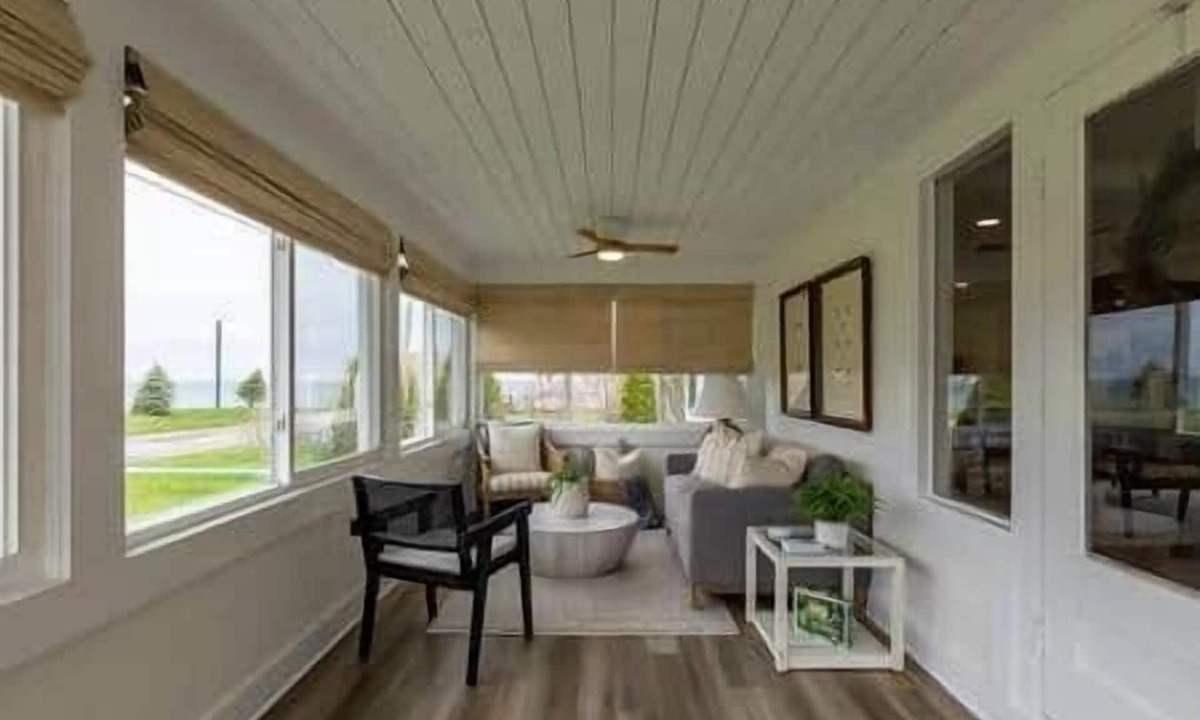Youngstown House | LVR's Luxurious Lake House