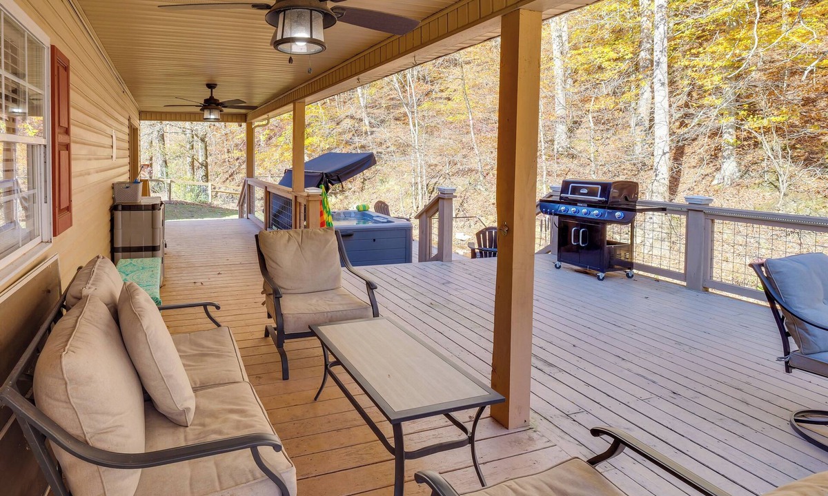 Hickman House | Lyles Peaceful Creekside Home: Hot Tub & Fire Pit