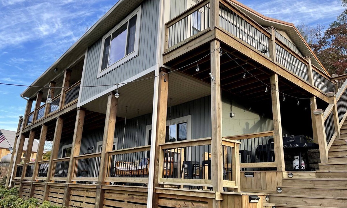 Tullahoma Cabin | Lynchburg's Best-Kept Secret: A Unique Rental with Private Dock and Open Water Views