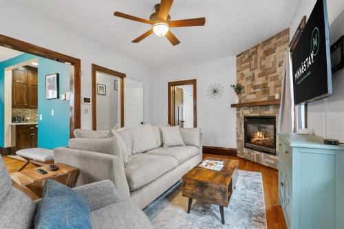 Powderhorn House | Lyndale Pleasant Getaway