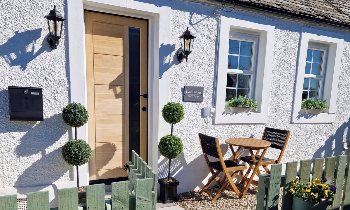 West Linton Cottage | Lyne Cottage, The Retreat