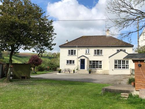 Tregony Bed & Breakfast | Lynwood House Bed and Breakfast