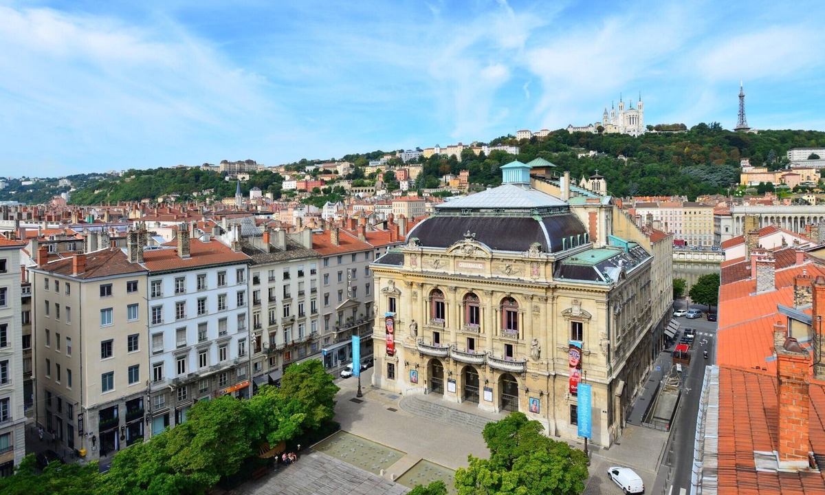 Les Cordeliers Apartment | Lyon 2 Bellecour : superb 2-BDR apartment.