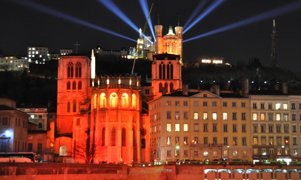 Victor Bach - Saint Louis Apartment | LYON | Cosy-Saxe-Gambetta