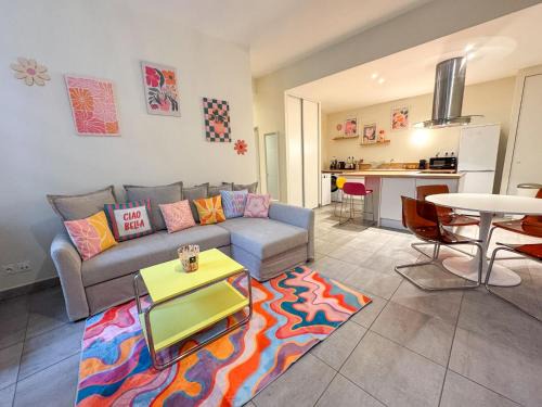 5th Arrondissement Apartment | Lyon funky flat piscine et parking