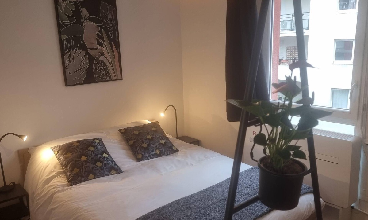 Ferrandiere - Maisons Neuves Condo | Lyon Monchat Villeurbanne Refurbished studio with air conditioning and parking