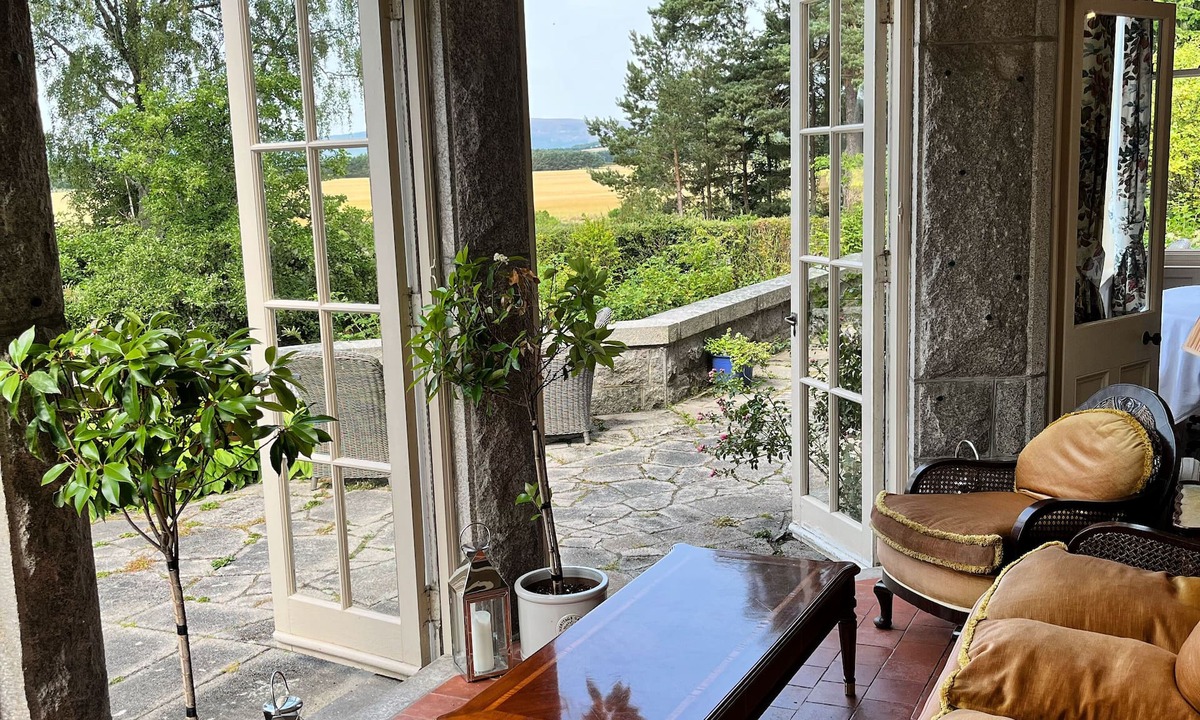 Aboyne House | Lys-Na-Greyne Country House