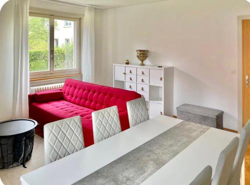 District 6 Apartment | Möhrli Houses