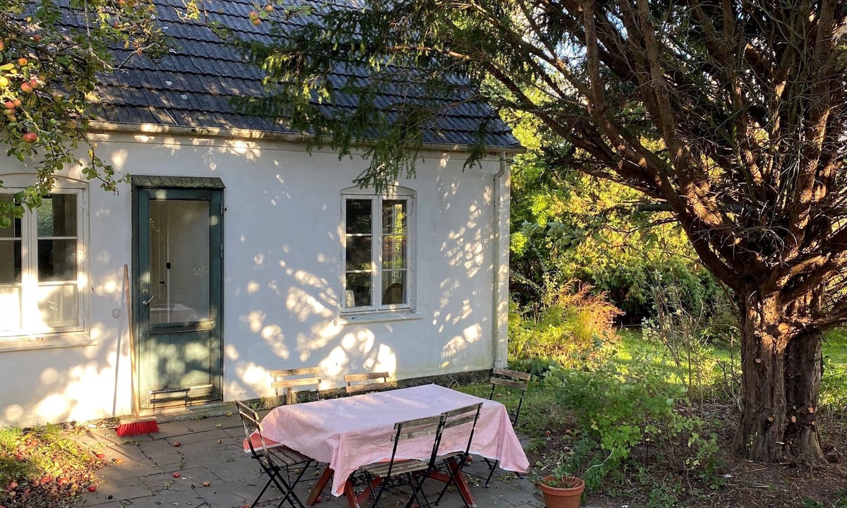 Askeby Cottage | Møn, Denmark - Farmhouse in countryside, 1km from forest & beach