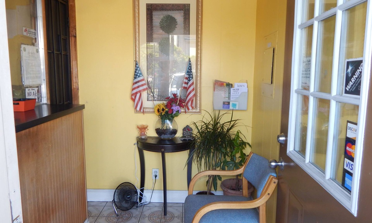 Mosswood Hotel | M B Motor Inn