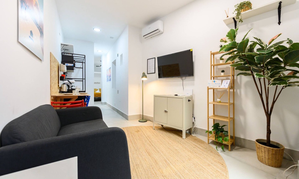 San Diego Apartment | M (ROB20E) Cozy apartment in Puente de Vallecas