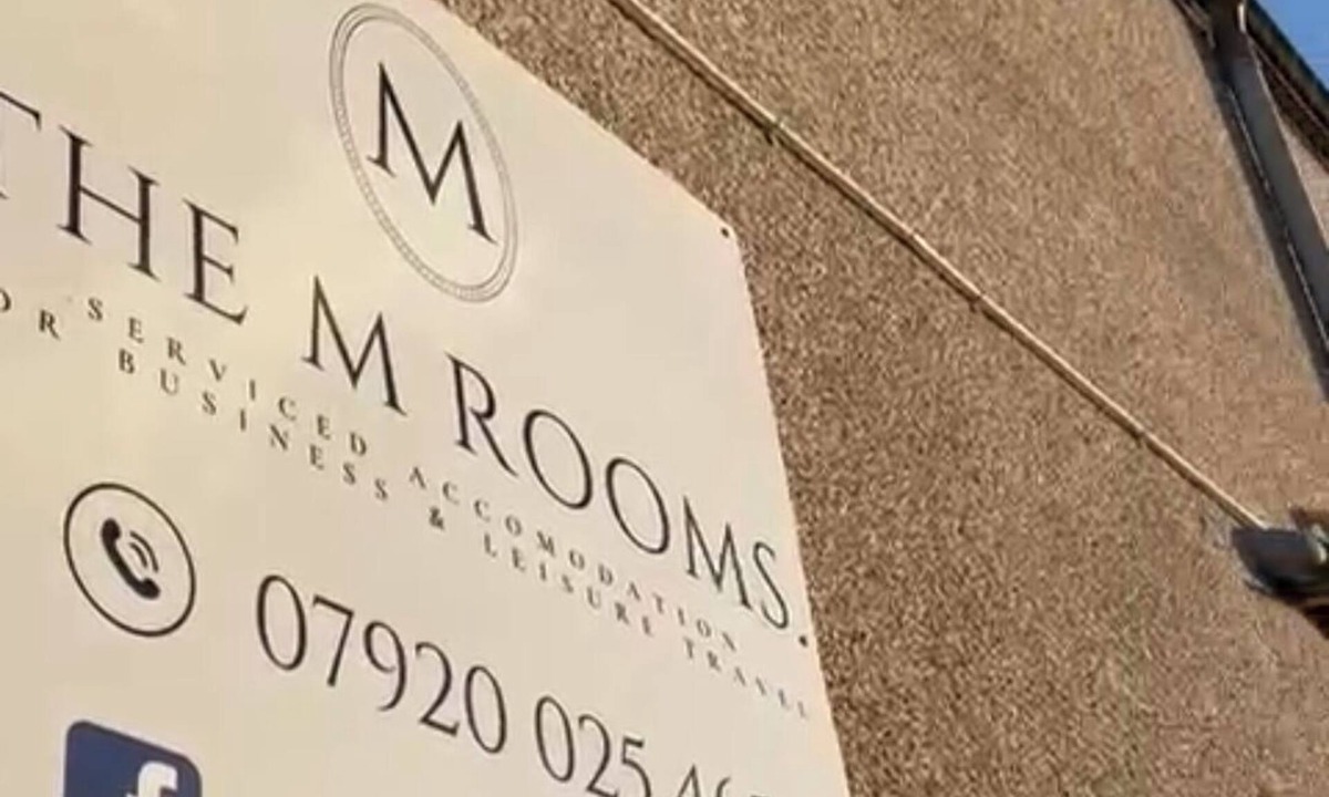 Shotts Apartment | M Rooms @ 156. Entire Flat