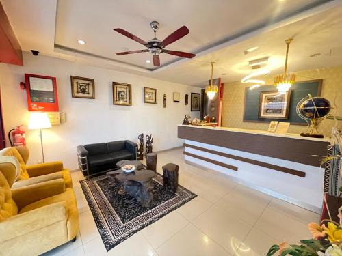 Sitiawan Hotel | M Three Hotel