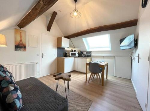 Quartier Centre Ville Apartment | M13 Le vieux Massy RER 600 m Orly 20 min