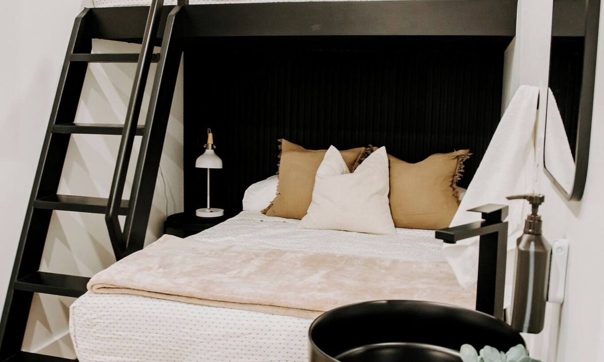 Dalhousie Apartment | M2 - Family room # 2 (lower level)